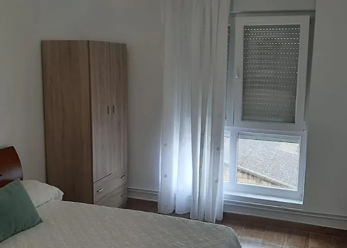 לינה וארוחת בוקר Casa Leon *